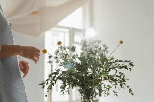 White Magnolia & Calla Lily Arrangement
